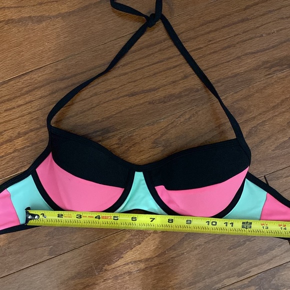 SO  Pink, green & black bathing suit top - Size Medium - Picture 5 of 8